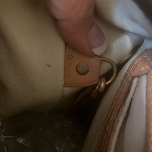 Pre loved authentic LV - Picture 4 of 4